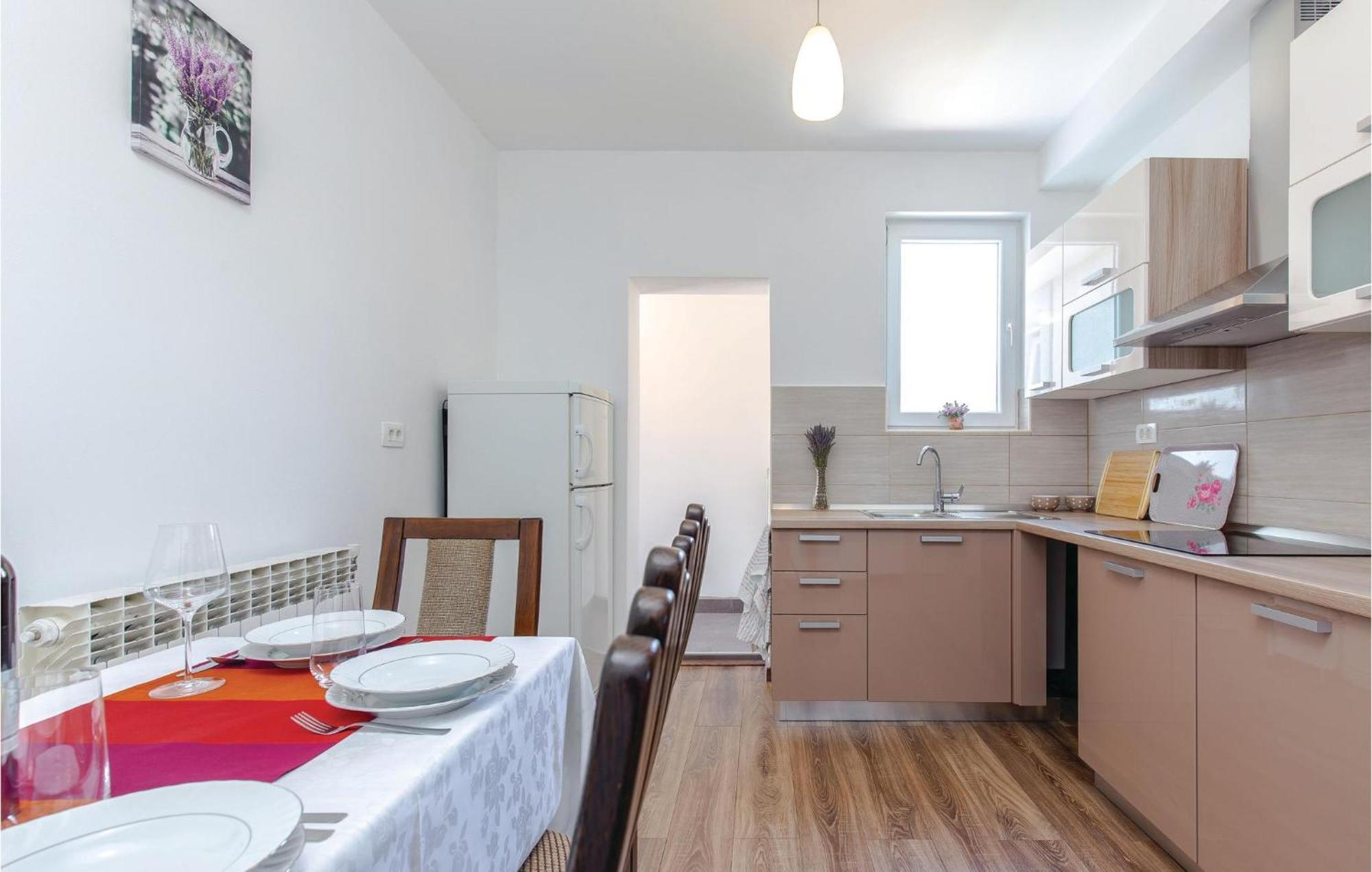 Apartment Gorgeous In With Kitchen